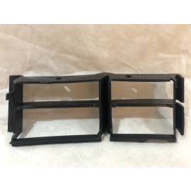 E39 95-03 Решетка бампера лев черн BW3924LB